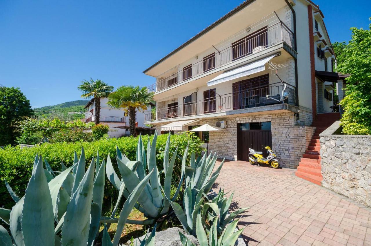 Apartments Zeljko Lovran Exterior foto